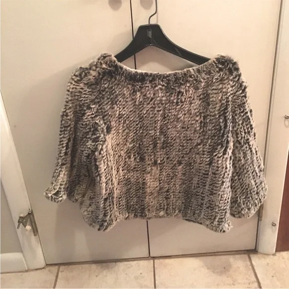 Donated Rabbit pullover - Picture 2 of 3